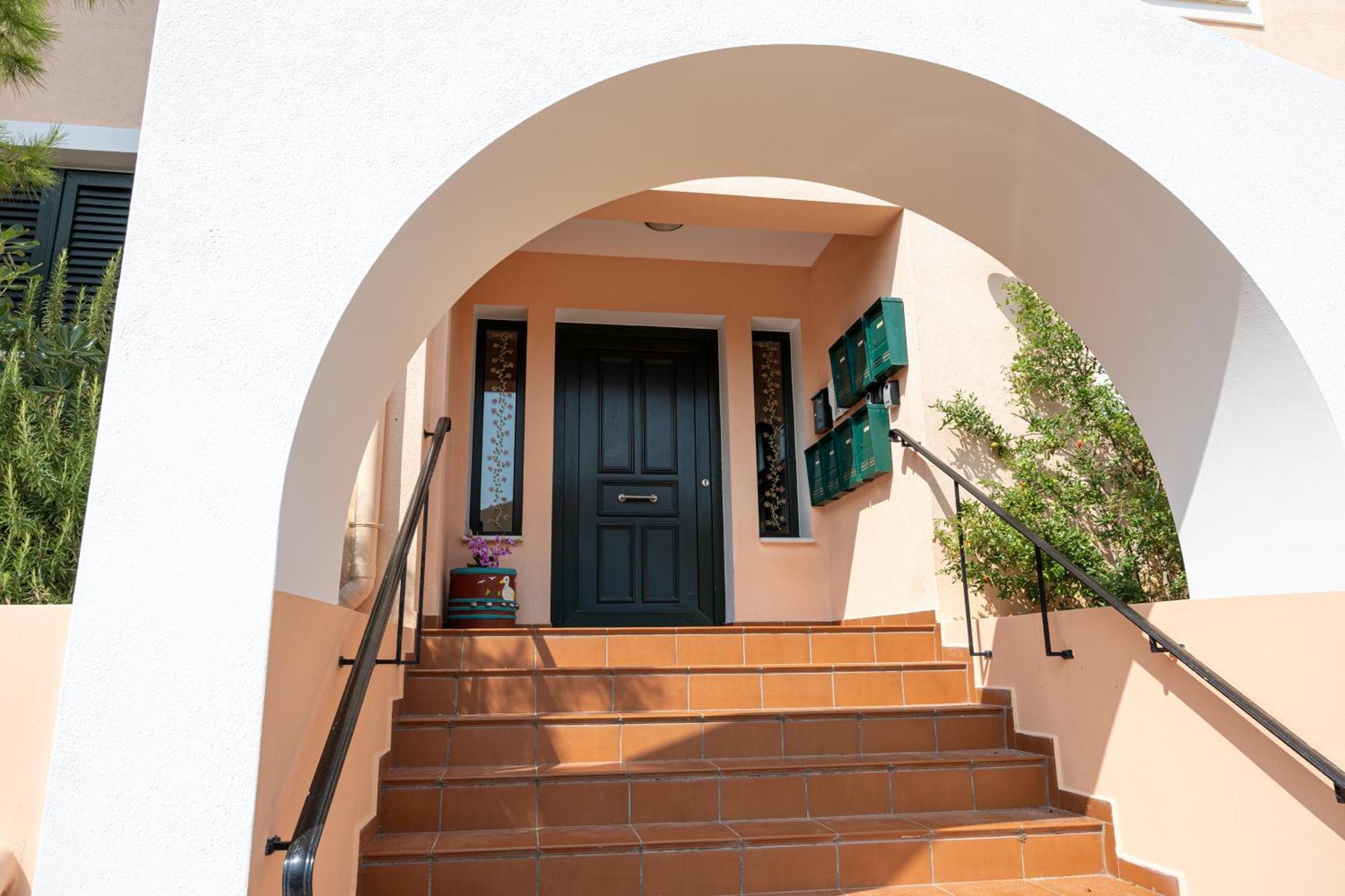 Domus City Apartment Argostoli  Ngoại thất bức ảnh
